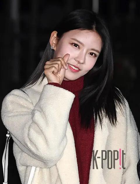 gugudan, Na Young — Music Bank Arrival