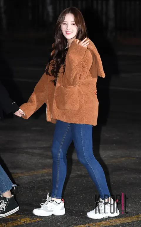 MOMOLAND, Nancy — Music Bank Arrival