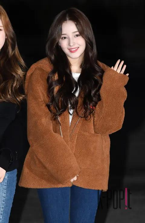 MOMOLAND, Nancy — Music Bank Arrival
