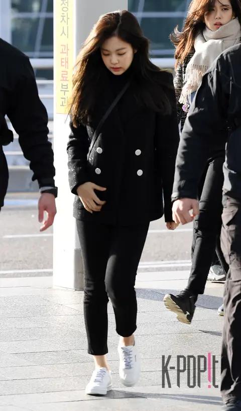 BLACKPINK, JENNIE — Airport
