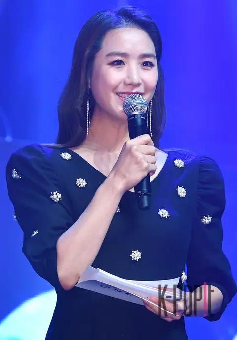 Lee Ji-ae — One Us Showcase