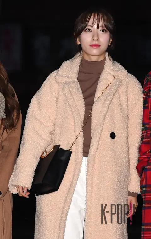WJSN, Bona — Music Bank Arrival