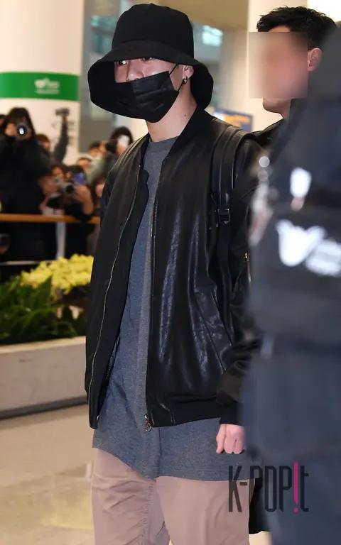 BTS, Jungkook — Airport