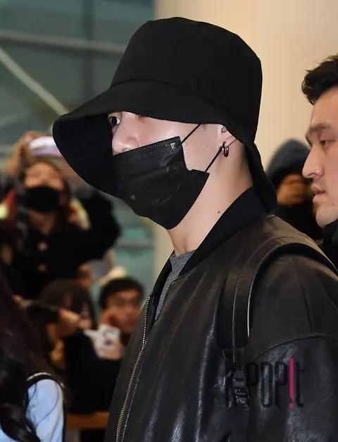 BTS, Jungkook (BTS) — Airport