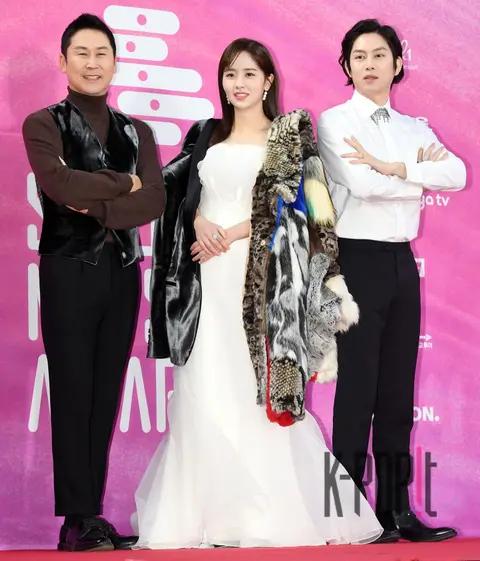 Shin Dong-yup, Kim So-hyun, Kim Hee-chul (Super Junior) — 28th High1 Seoul Music Awards