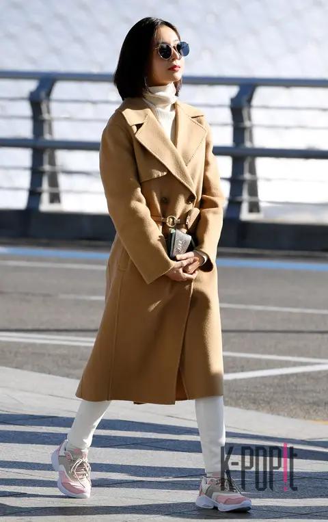 Baek Jin-hee — Airport