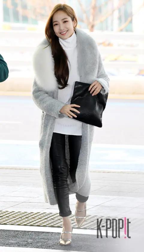 Park Min-young 2 — Airport