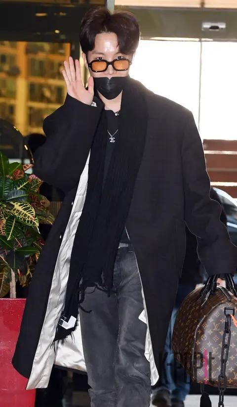 BTS, j-hope — Airport