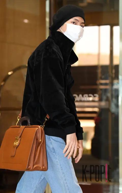 BTS, V 2 — Airport