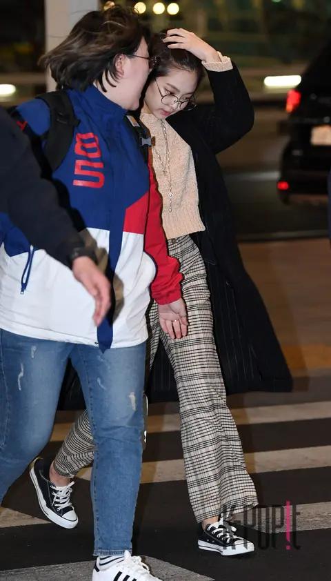 BLACKPINK, JENNIE — Airport