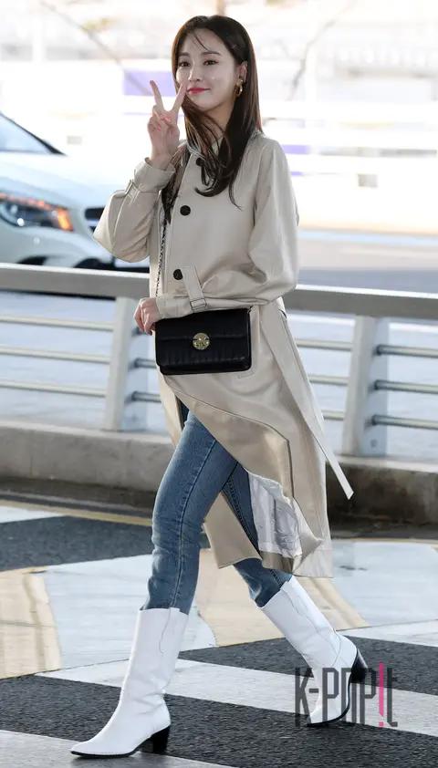 Lee Ju-yeon — Airport