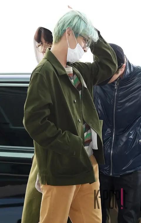 BTS, V — Airport