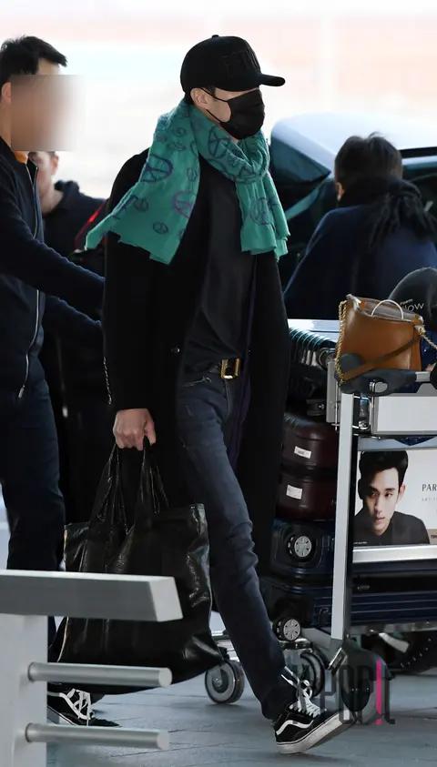 BTS, So Ji-sub — Airport