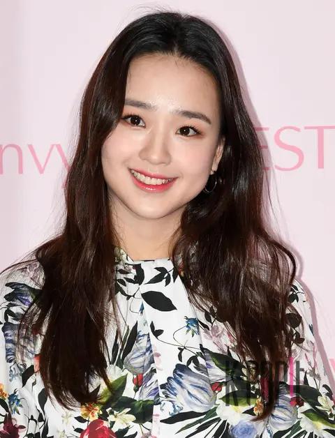 Son Yeon-jae — Estée Lauder Launch