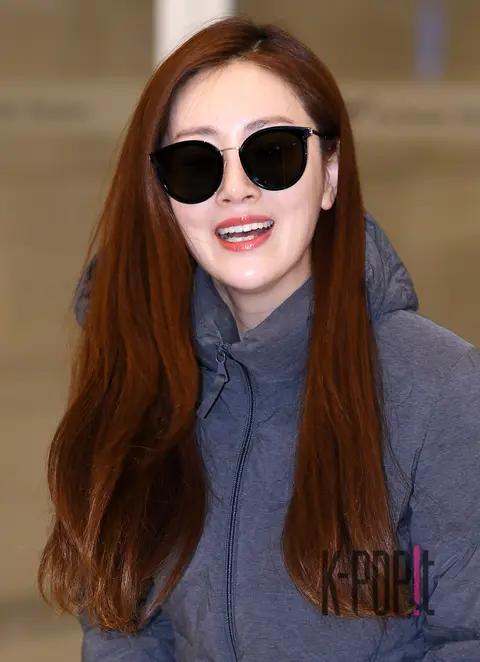 Oh Na-ra 6 — Airport