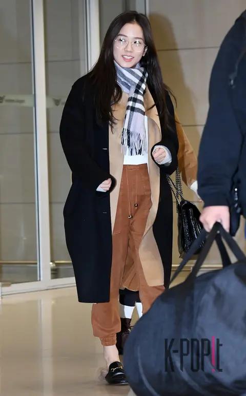 BLACKPINK, Jisoo — Airport