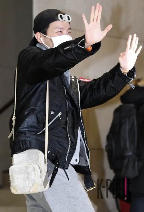 BTS, J-Hope (BTS) — Airport
