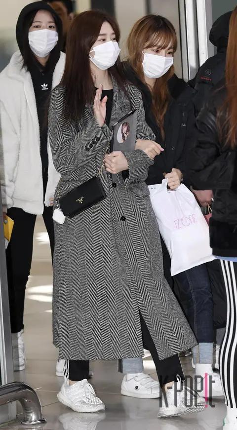 IZ*ONE, Kim Min-joo — Airport