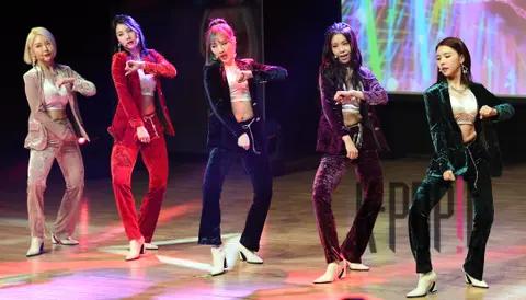 Wannabe — Wanna.B Showcase