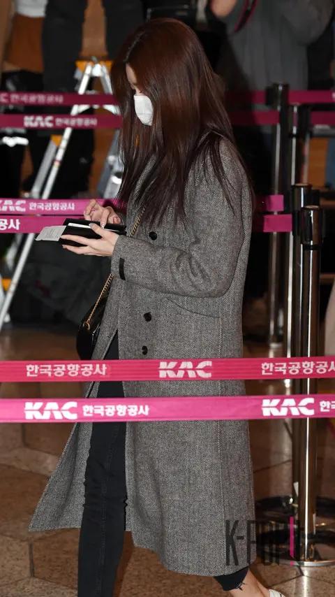 IZ*ONE, Jang Won-young — Airport