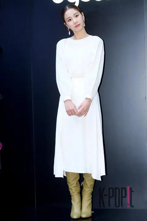 Jang Hee-ryeong — Dyson Photowall