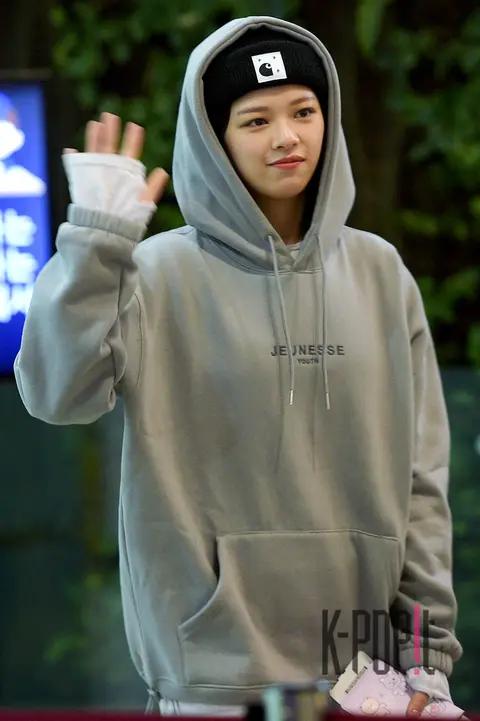 TWICE, Jung Yeon — Airport