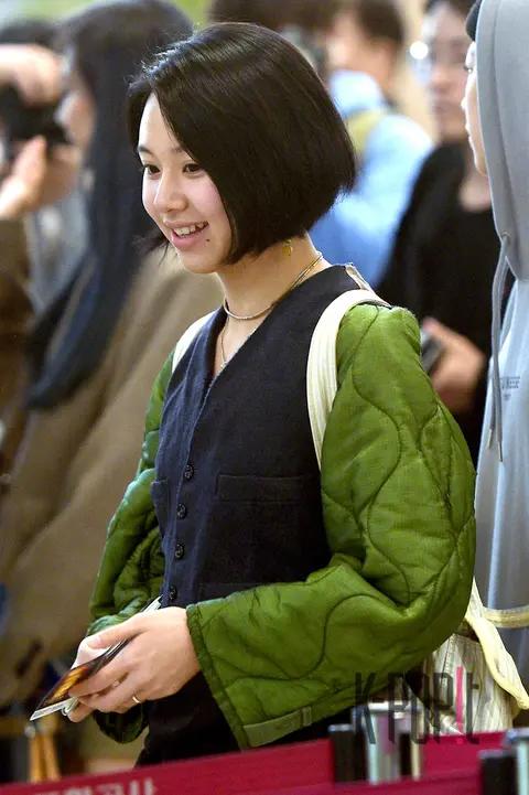 TWICE, Chaeyoung — Airport