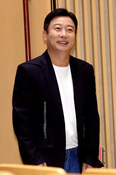 Lee Soo-geun — All Together Cha Cha Cha Production Briefing