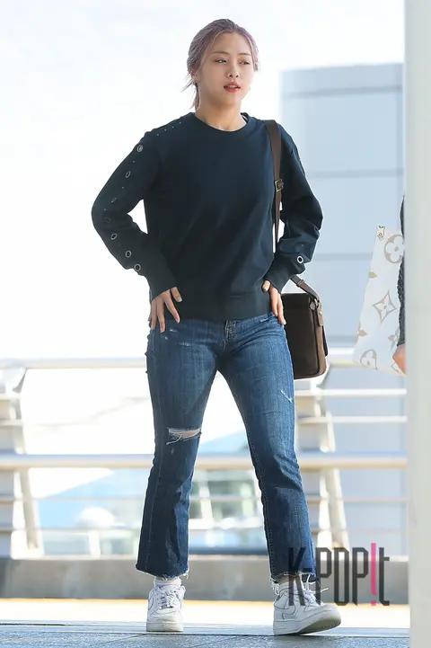ITZY, Ryujin (ITZY) — Airport