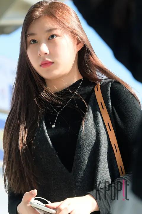 ITZY, Chae-ryeong — Airport