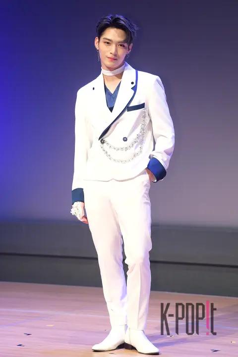 SEVEN O'CLOCK, Han Gyeong — Seven O'Clock Showcase