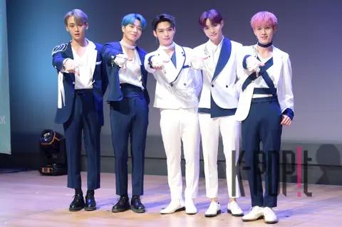 7 O'Clock — Seven O'Clock Showcase
