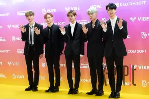 AB6IX — 1st 2019 V LIVE Awards V Heartbeat