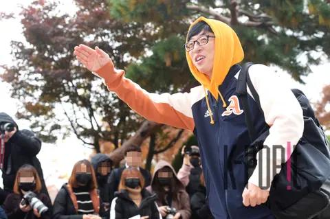 Yoo Jae-suk — Happy Together 4 Arrival