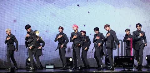 Group Photo 1 — Golden Child Showcase