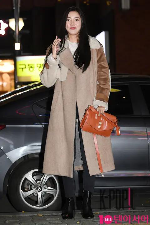 Son Dam-bi — Camellia Blooms Wrap Party