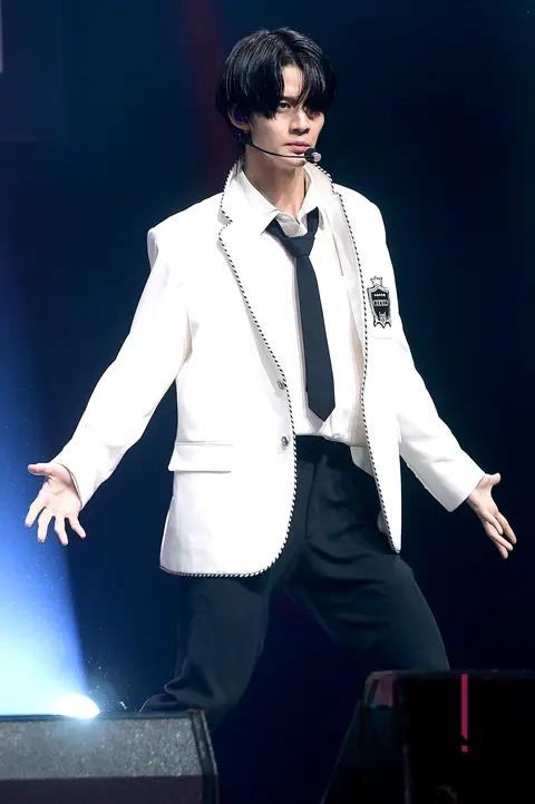 CIX, Bae Jin-young — CIX Showcase