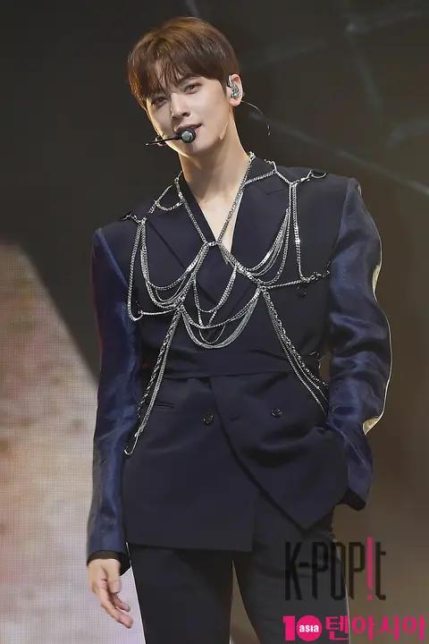 ASTRO, Cha Eun-woo — ASTRO Showcase