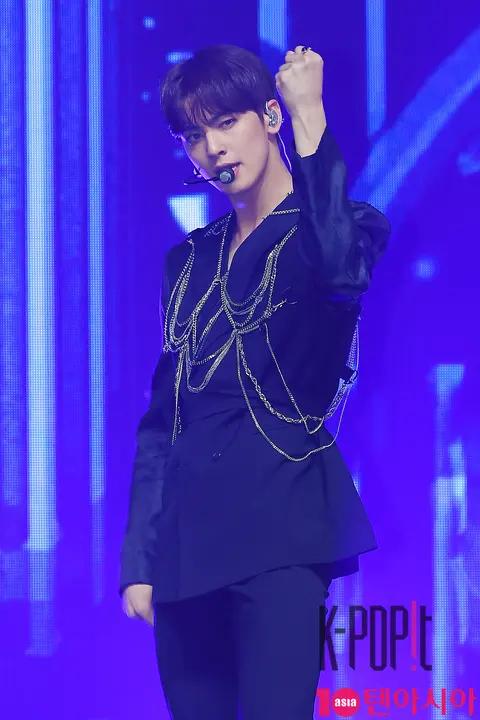 ASTRO, Cha Eun-woo — ASTRO Showcase