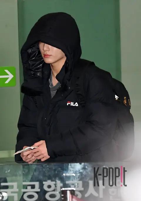 BTS, Jungkook — Airport