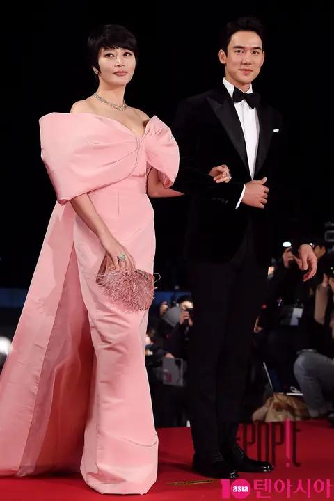Kim Hye-soo, Yoo Yeon-seok — Blue Dragon Film Awards