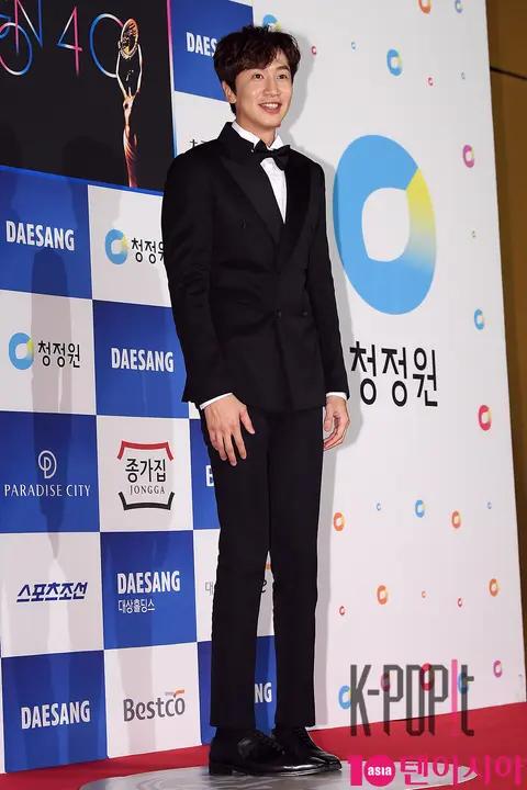 Lee Gwang-su — Blue Dragon Film Awards