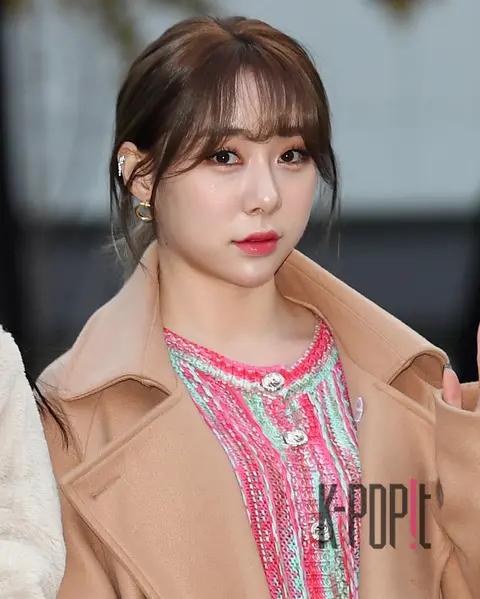 WJSN, Yeon-jung — Music Bank Arrival