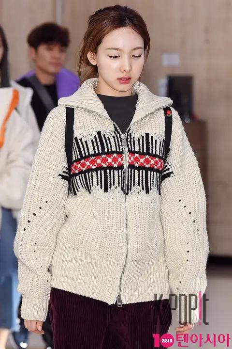 TWICE, Nayeon (TWICE) — Airport