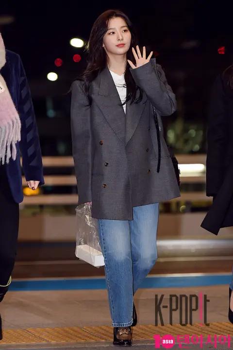 Red Velvet, Seulgi — Airport