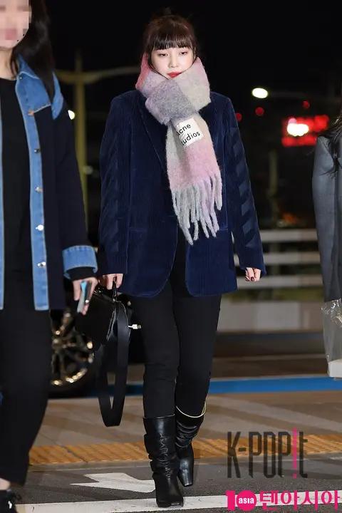 Red Velvet, Joy — Airport
