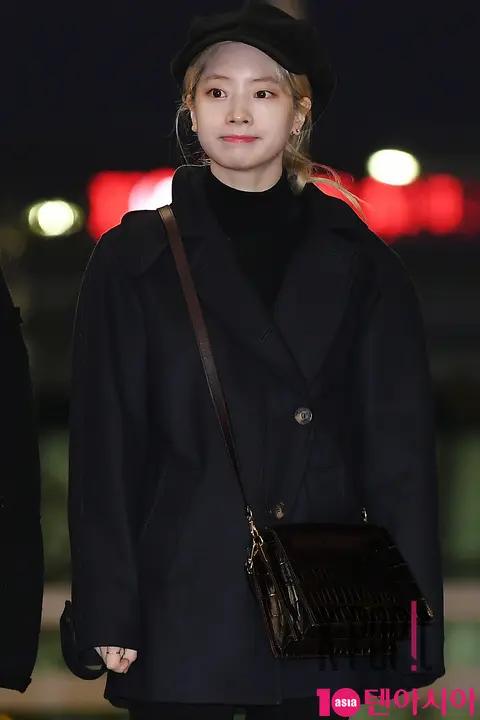 TWICE, Dahyun (TWICE) — Airport