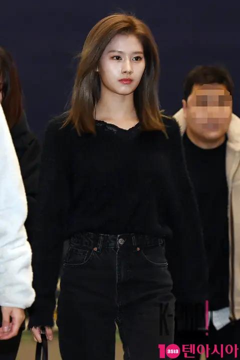 TWICE, Sana — Airport