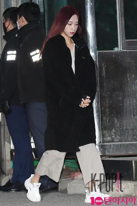 WJSN, Yeoreum — Music Bank Arrival