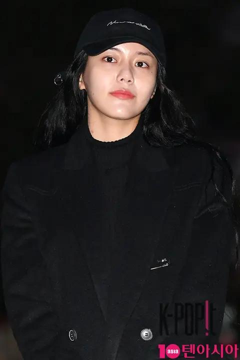 AOA, Hye-jung — Music Bank Arrival